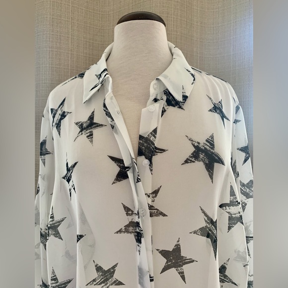 Lane Bryant Star Print Blouse Top NWT 22/24 Wear Open Over Outfit Fun Print - Picture 2 of 10